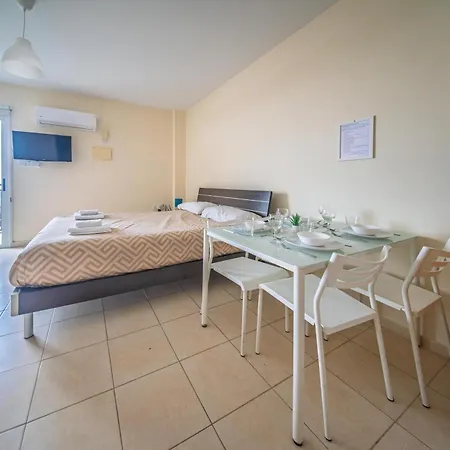 Pearl Apartamento Peyia